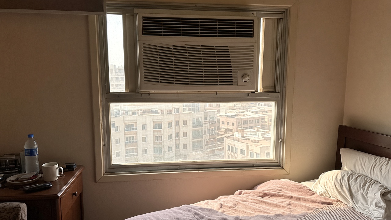 بيع مكيفات مستعملة — مكيف شباك في شقة كويتية جاهز للتقدير 50673604